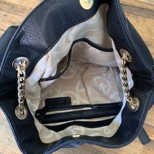 Michael Kors Pocket Book